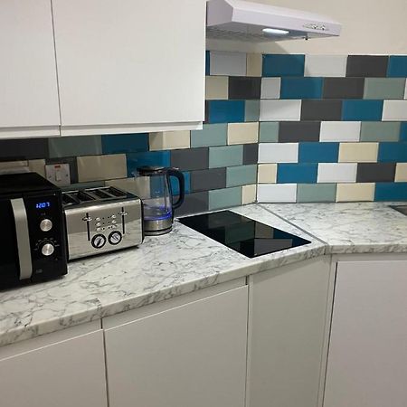 1 Bedroom Luxury Apartments By London City المظهر الخارجي الصورة