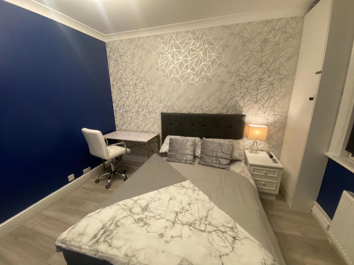 1 Bedroom Luxury Apartments By London City المظهر الخارجي الصورة